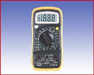 MAS830L - Multimetr cyfrowy z sygnalizacja akustyczną i podświetlanym wyświetlaczem